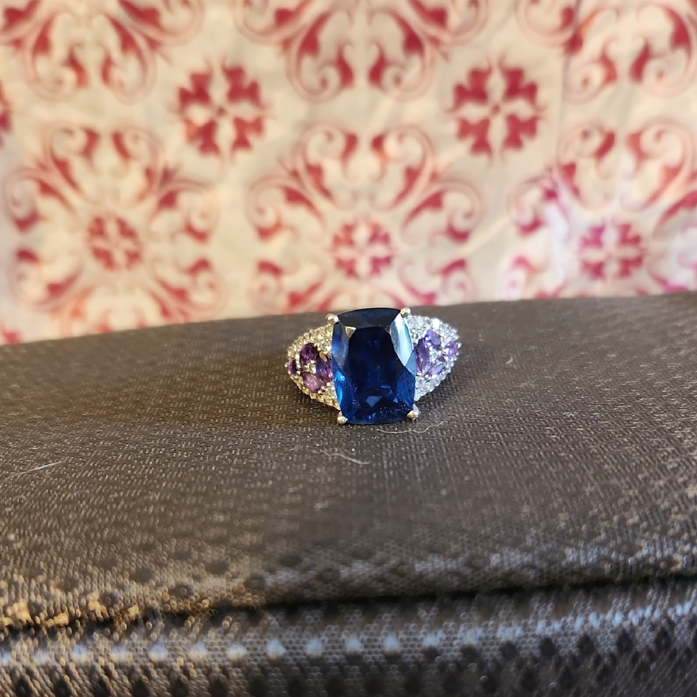 Elegant Blue and Silver Women's Ring